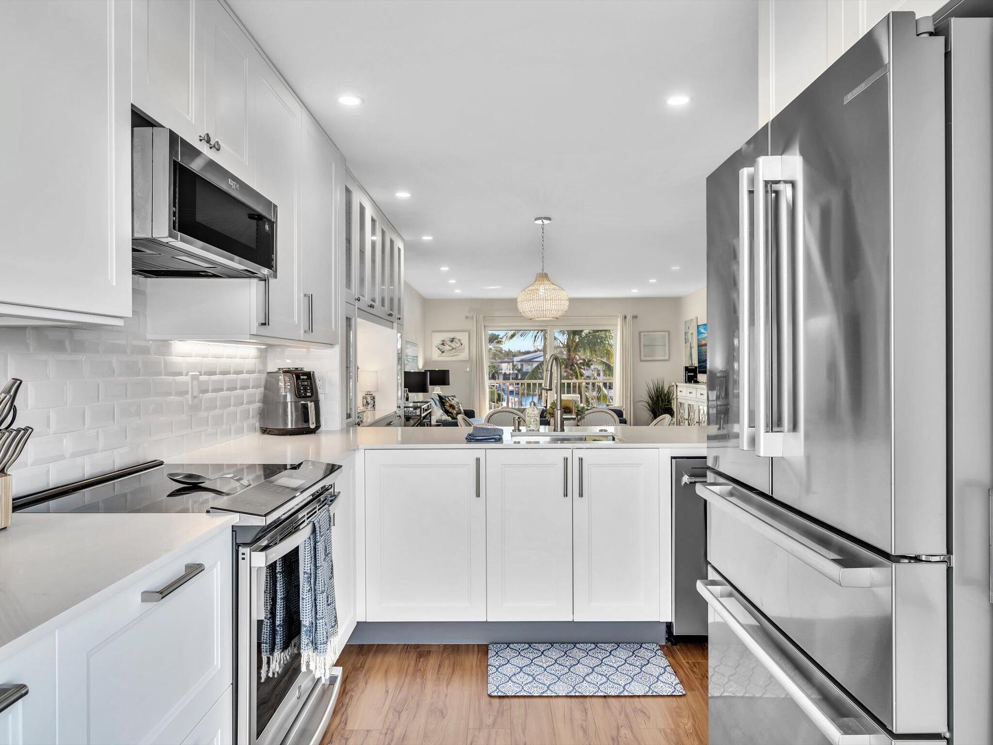 330 N Federal Highway 311