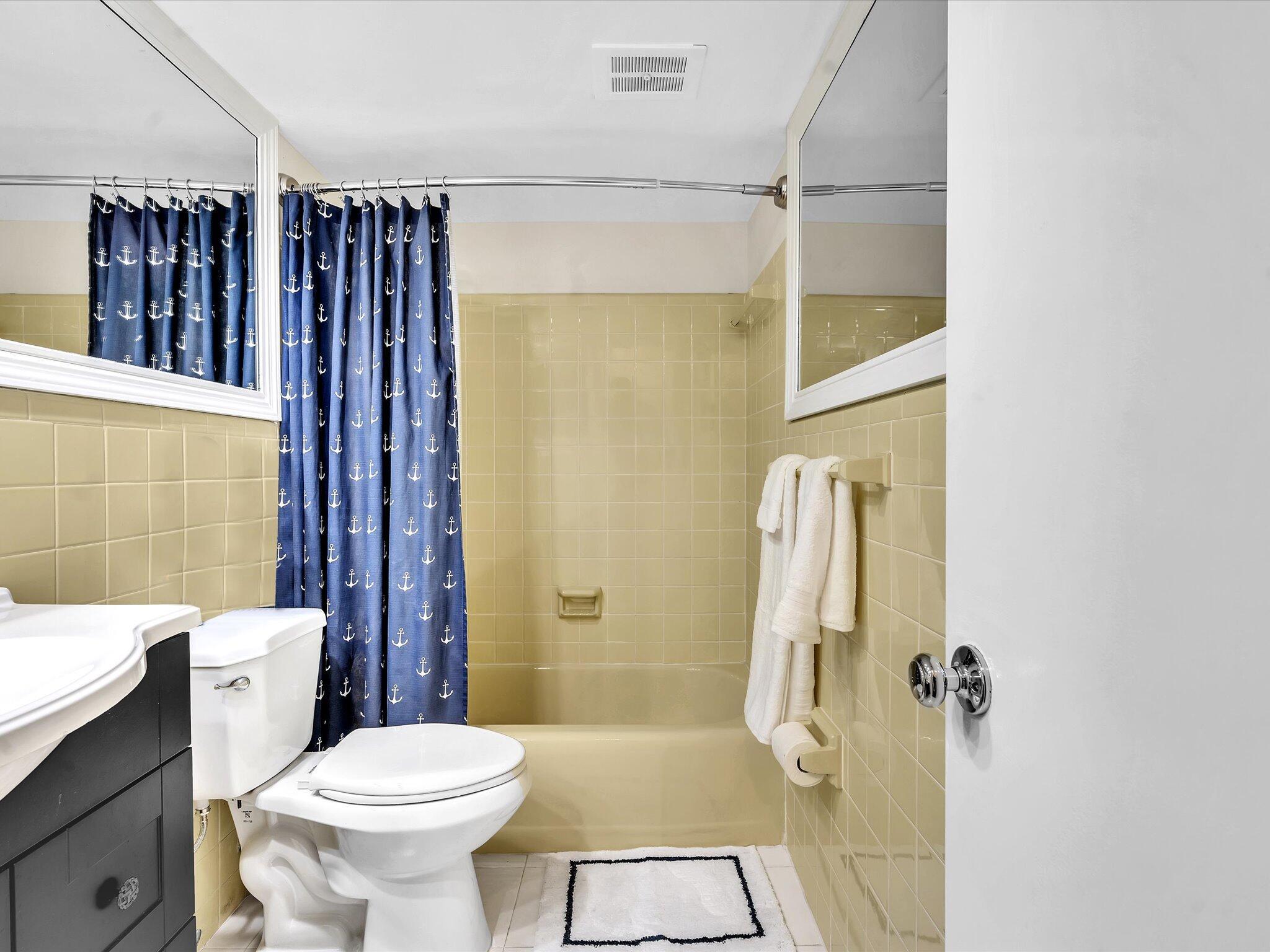 230 N Federal Highway 405