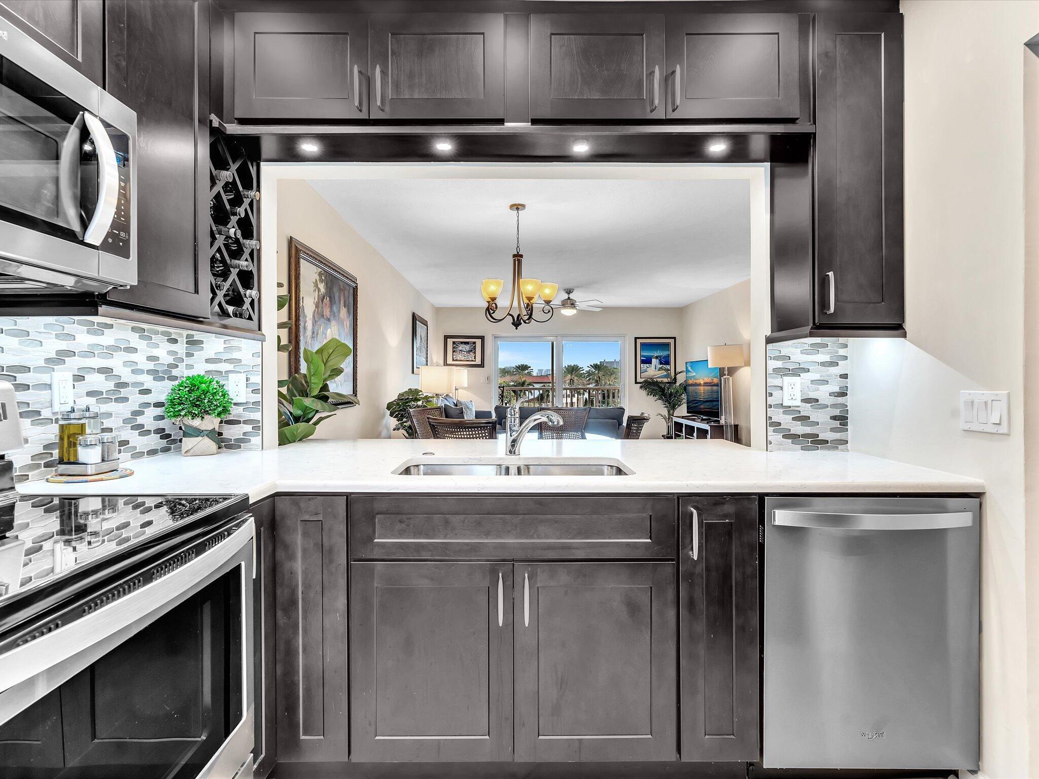 230 N Federal Highway 405