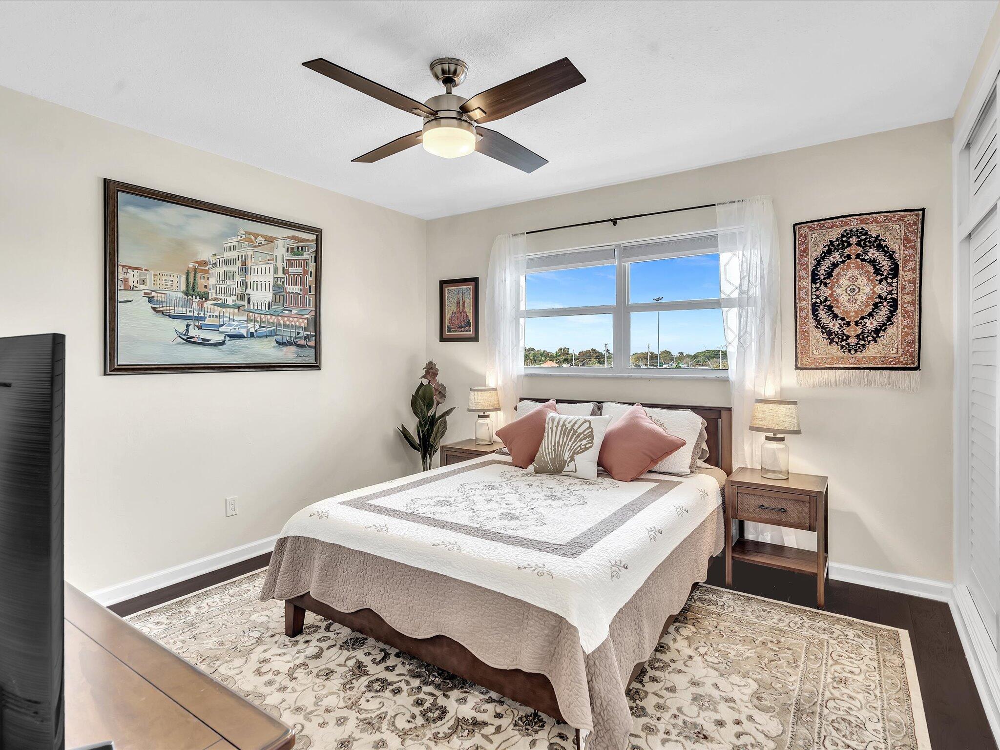 230 N Federal Highway 405