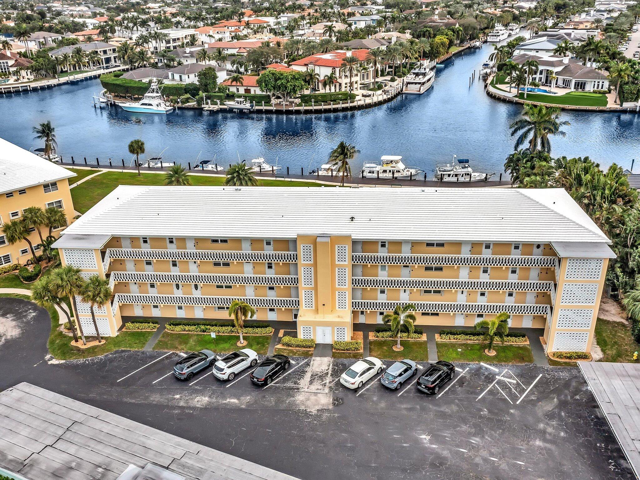 230 N Federal Highway 405