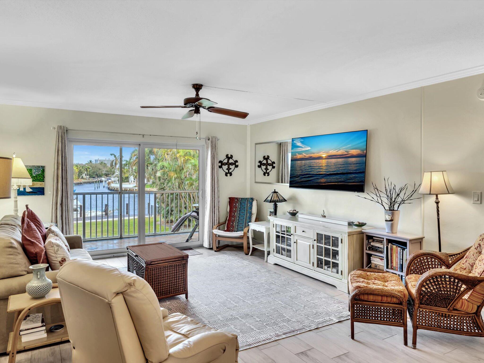 230 N Federal Highway 201