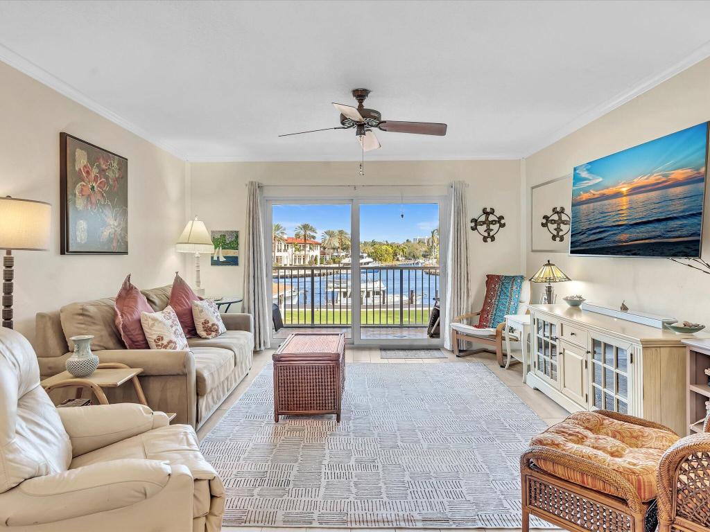 230 N Federal Highway 201