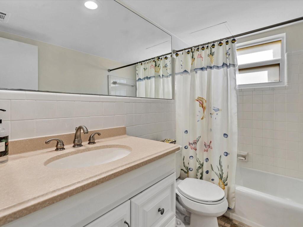 230 N Federal Highway 201