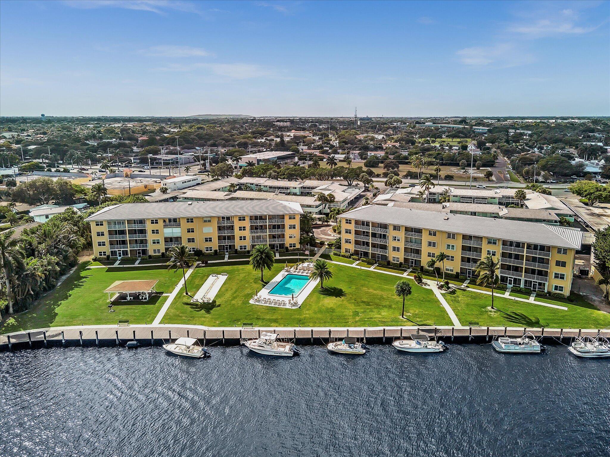 230 N Federal Highway 201