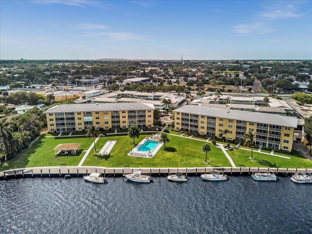 230 N Federal Highway 201