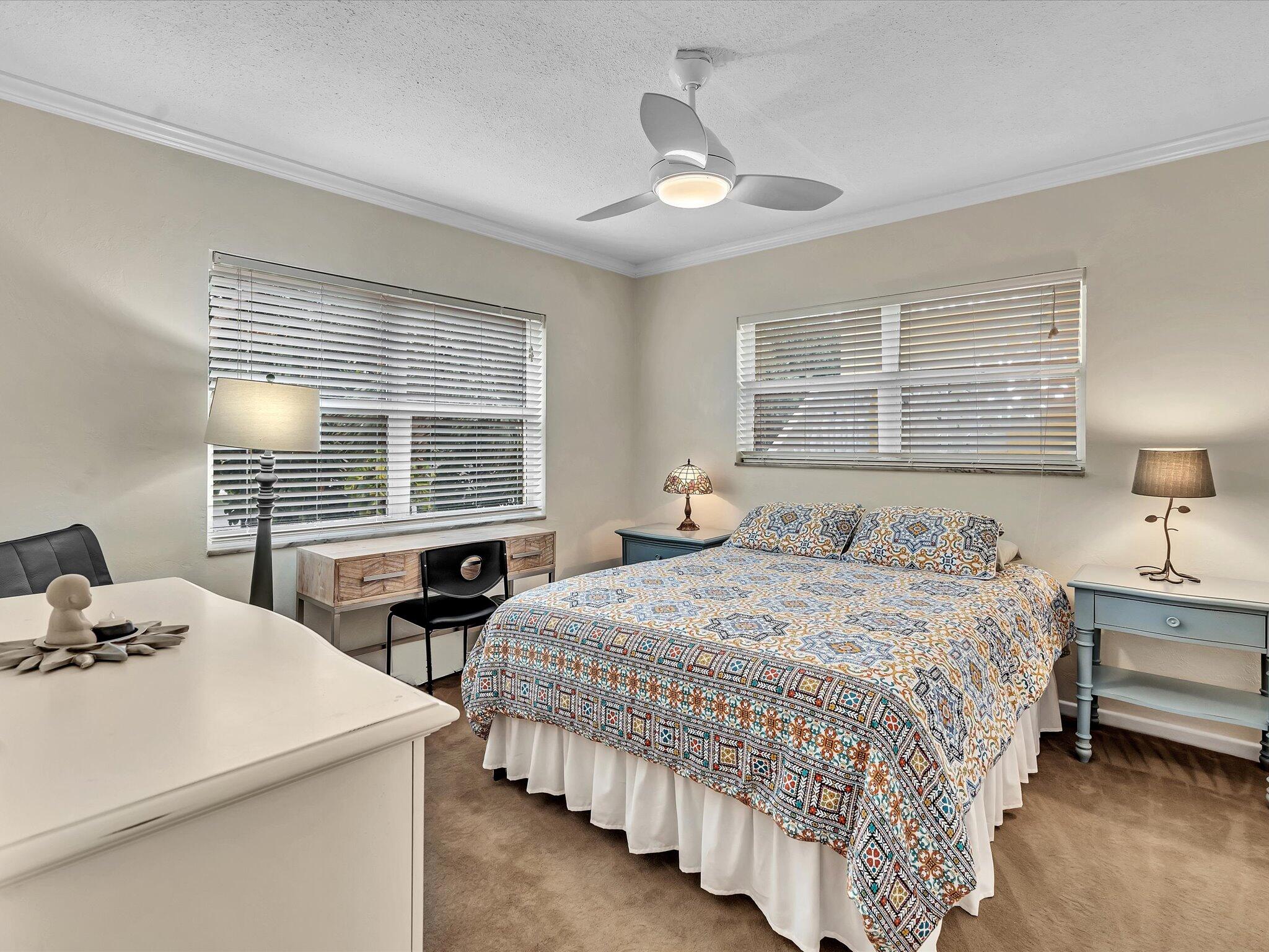 230 N Federal Highway 201