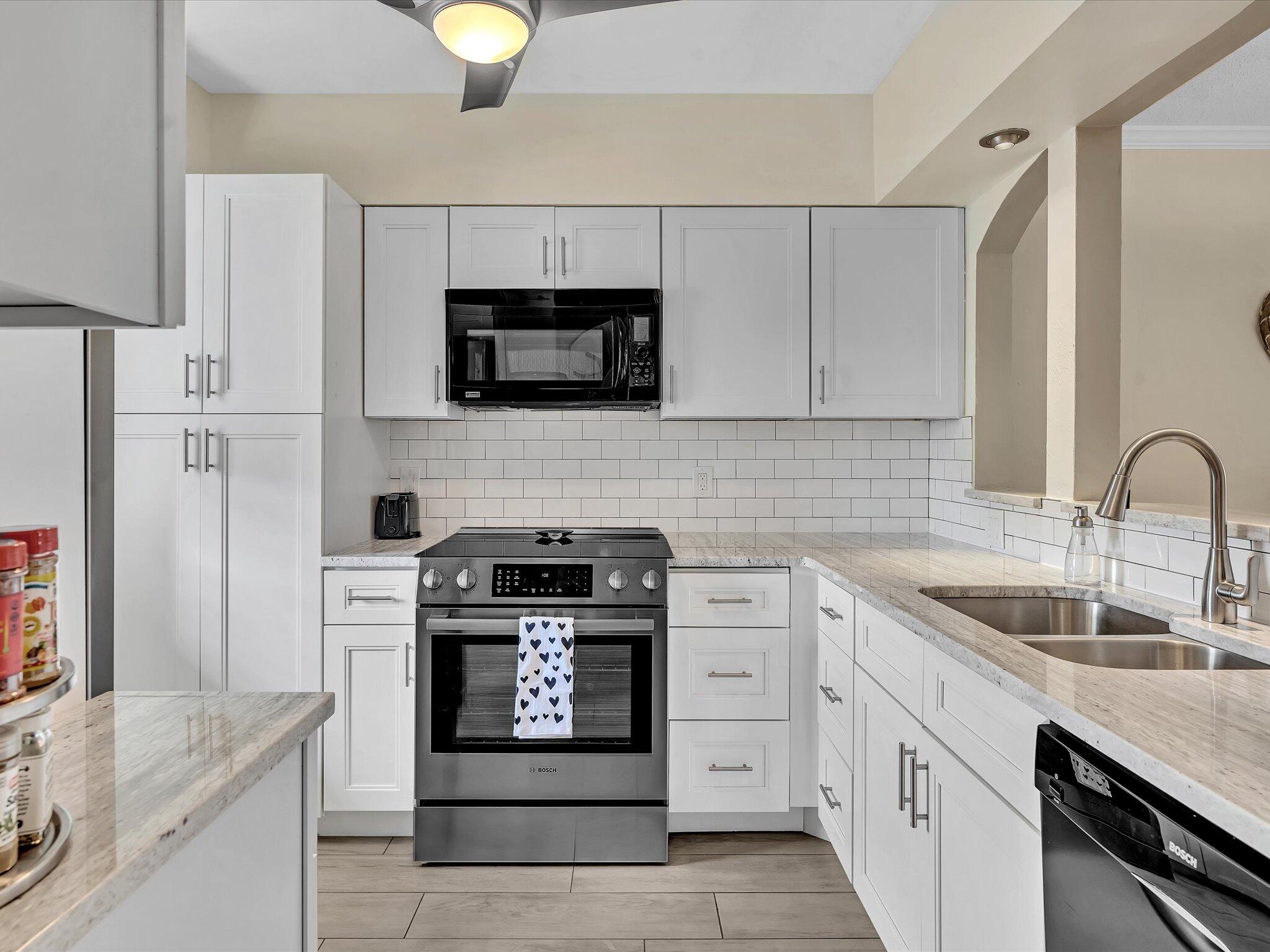 230 N Federal Highway 201