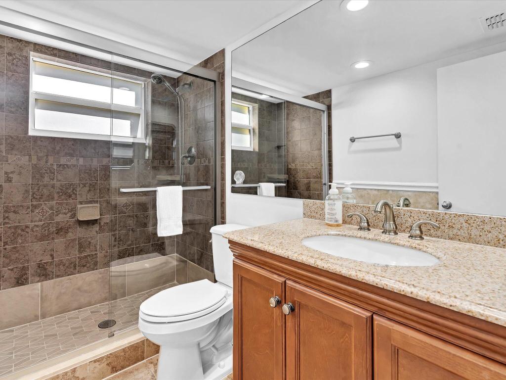 230 N Federal Highway 201