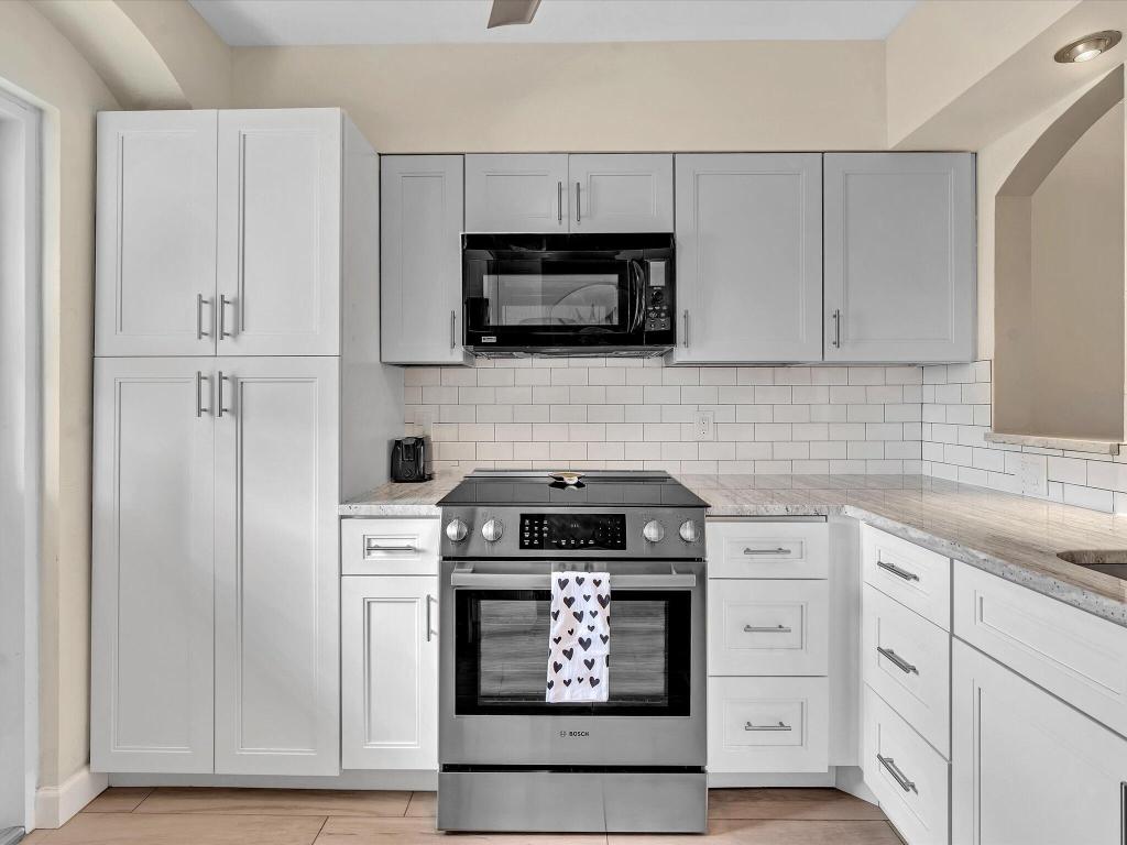 230 N Federal Highway 201