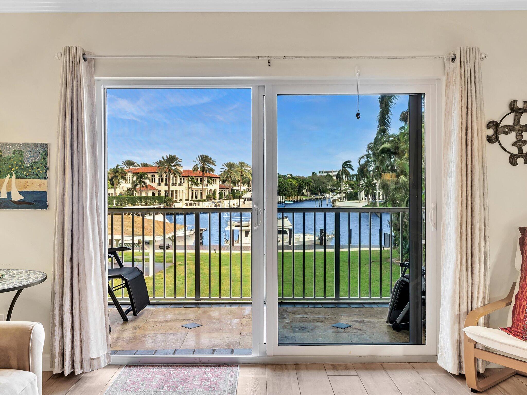 230 N Federal Highway 201