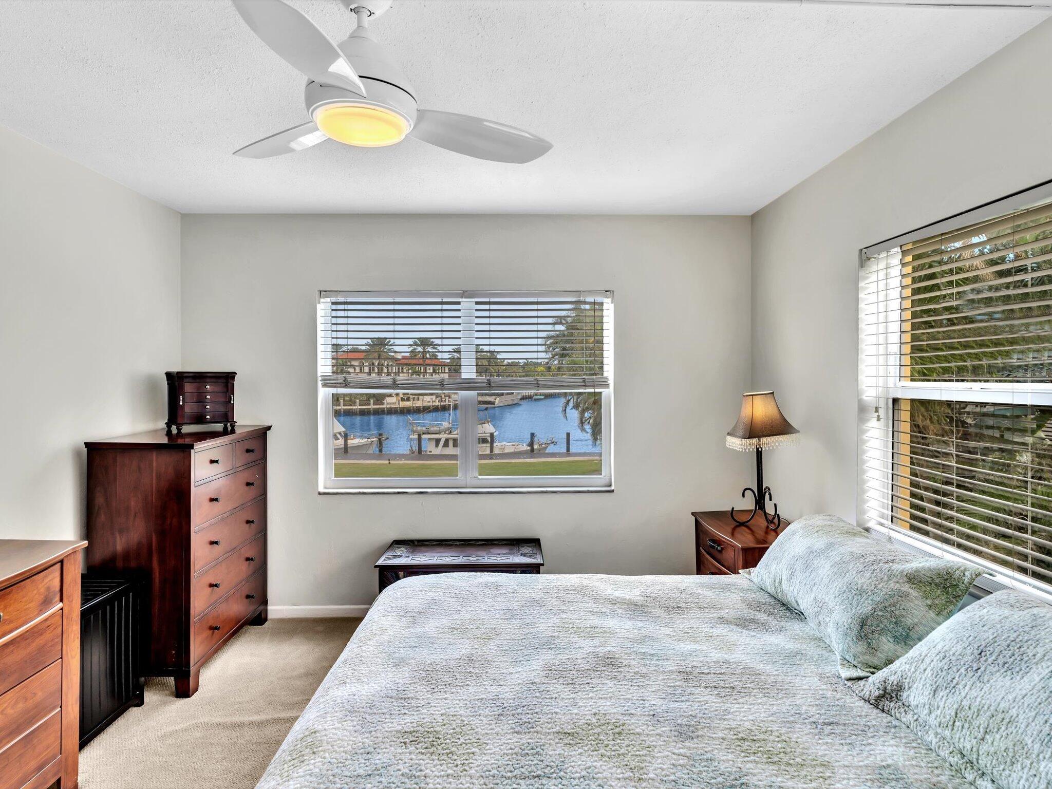 230 N Federal Highway 201