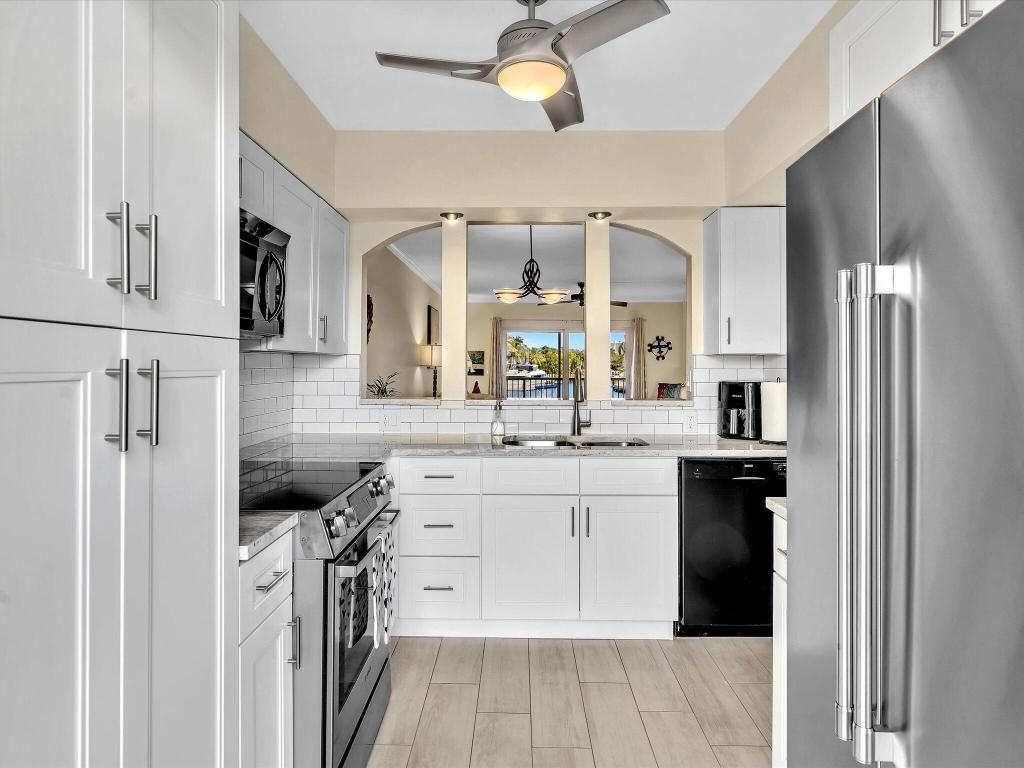 230 N Federal Highway 201