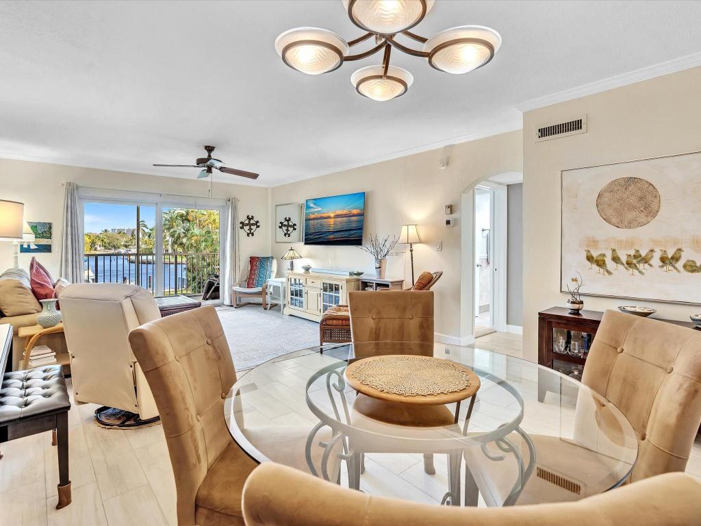 230 N Federal Highway 201