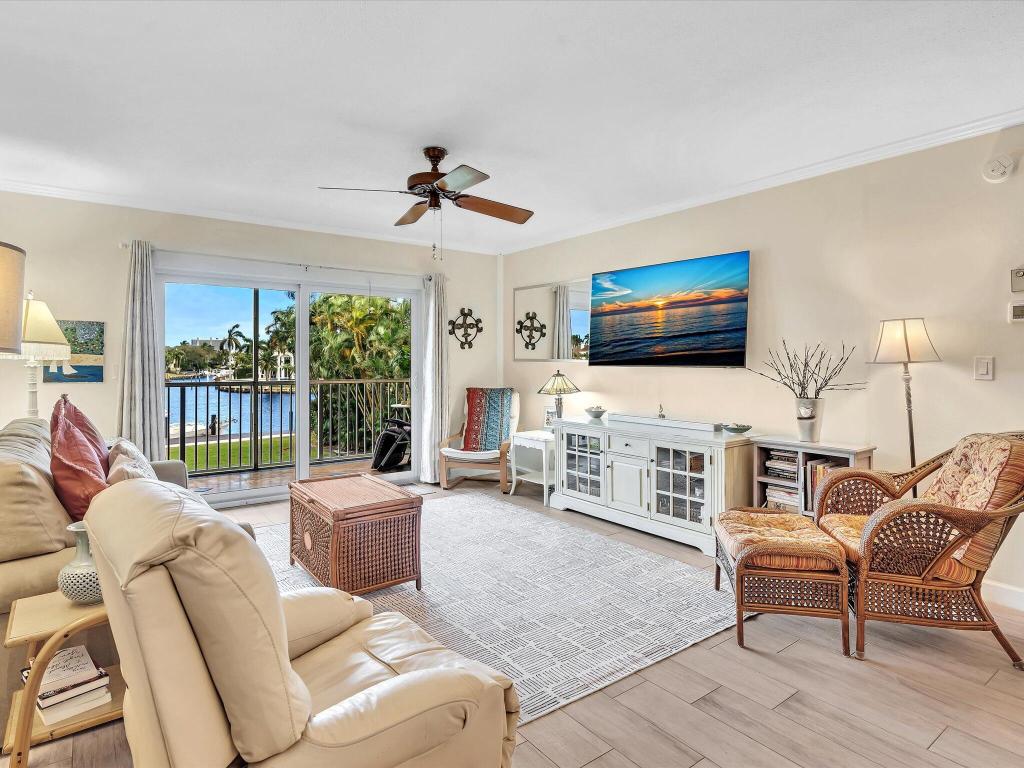 230 N Federal Highway 201