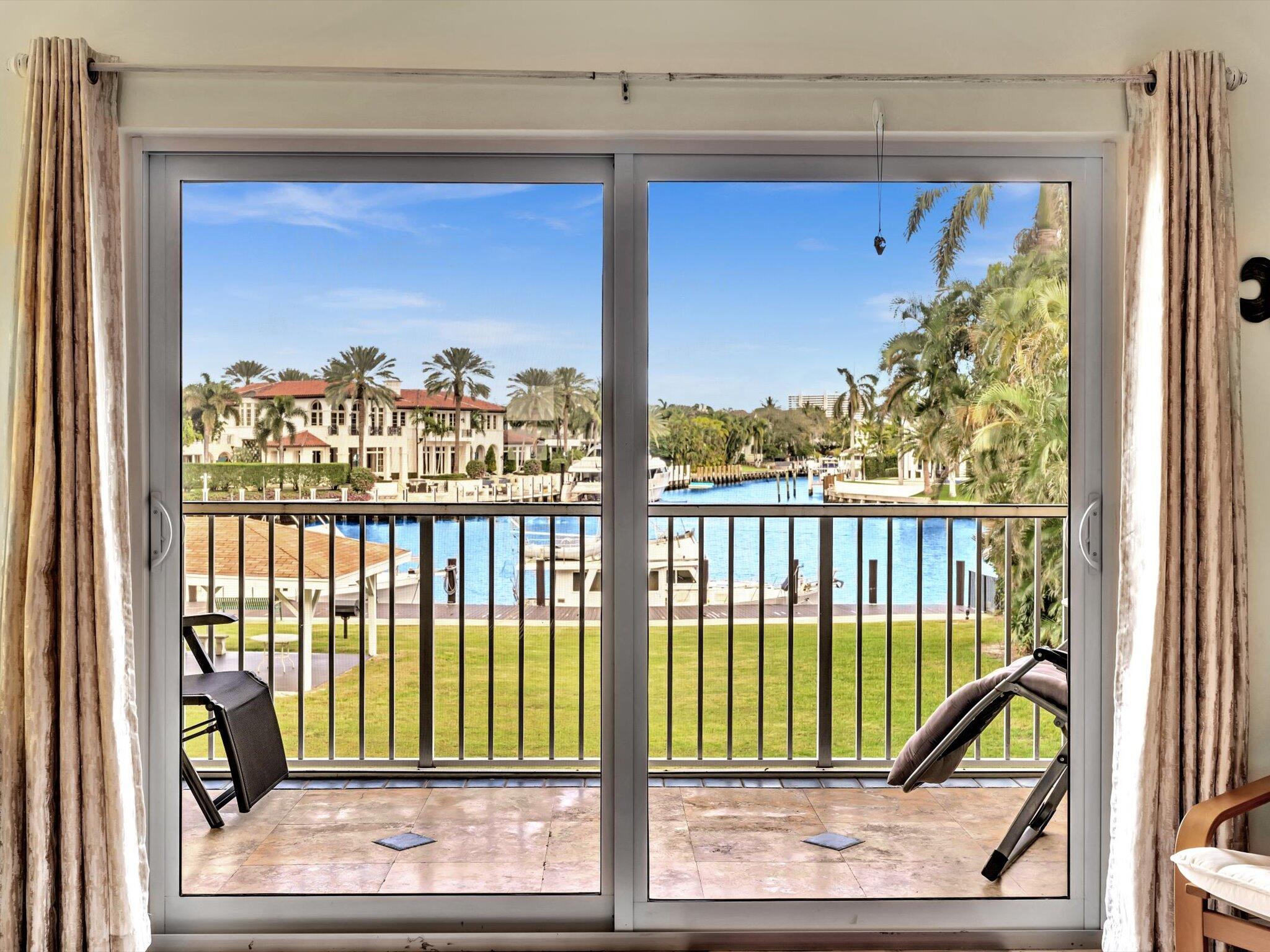 230 N Federal Highway 201