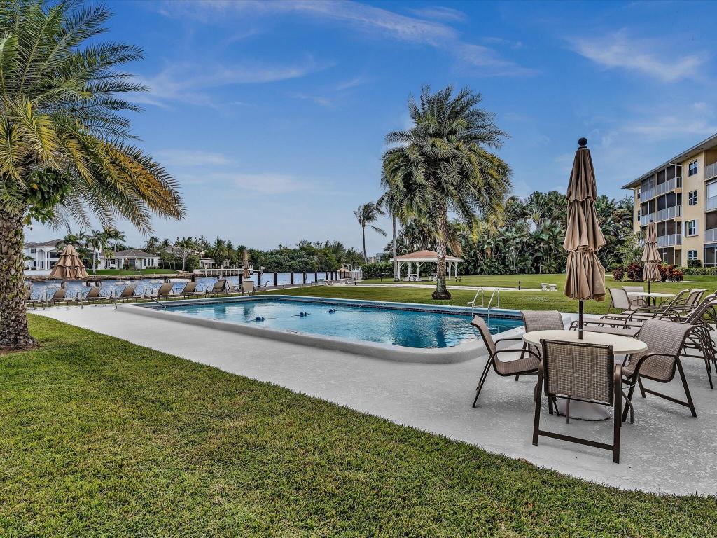 230 N Federal Highway 201