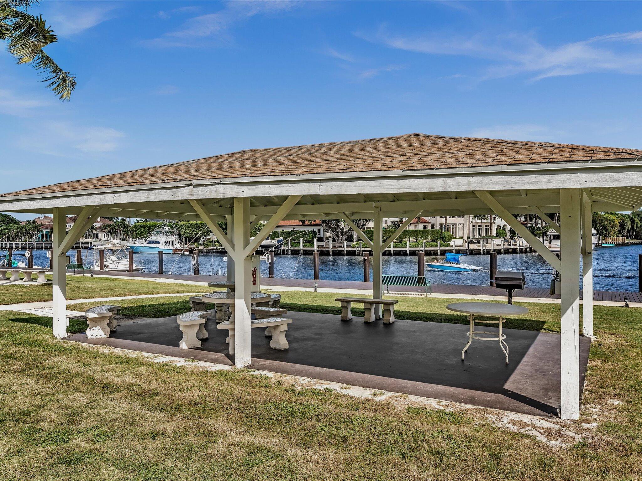 230 N Federal Highway 102