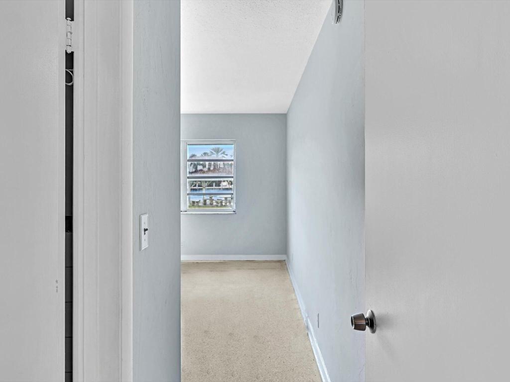 230 N Federal Highway 102