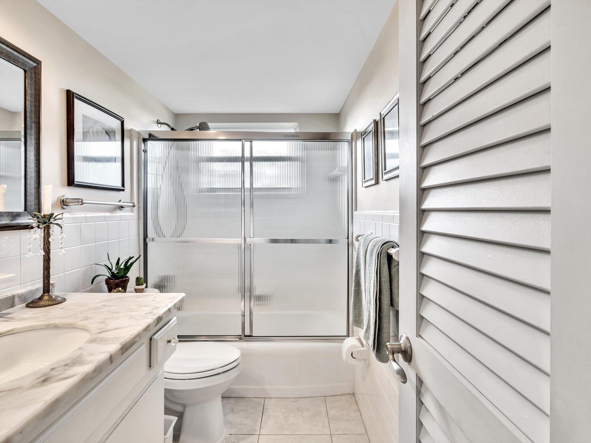 230 N Federal Highway 401