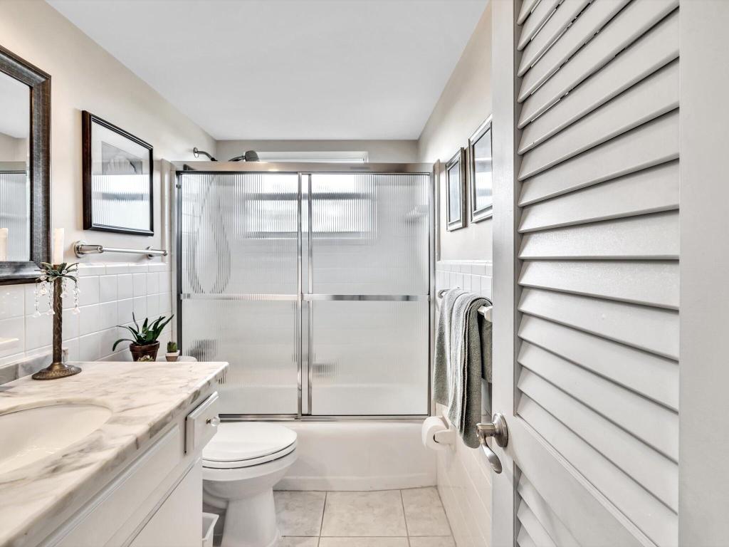 230 N Federal Highway 401