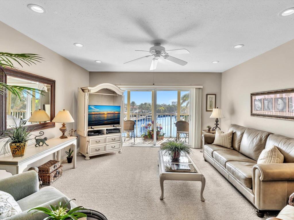 230 N Federal Highway 401