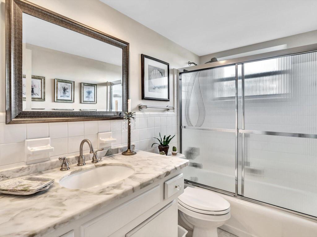 230 N Federal Highway 401