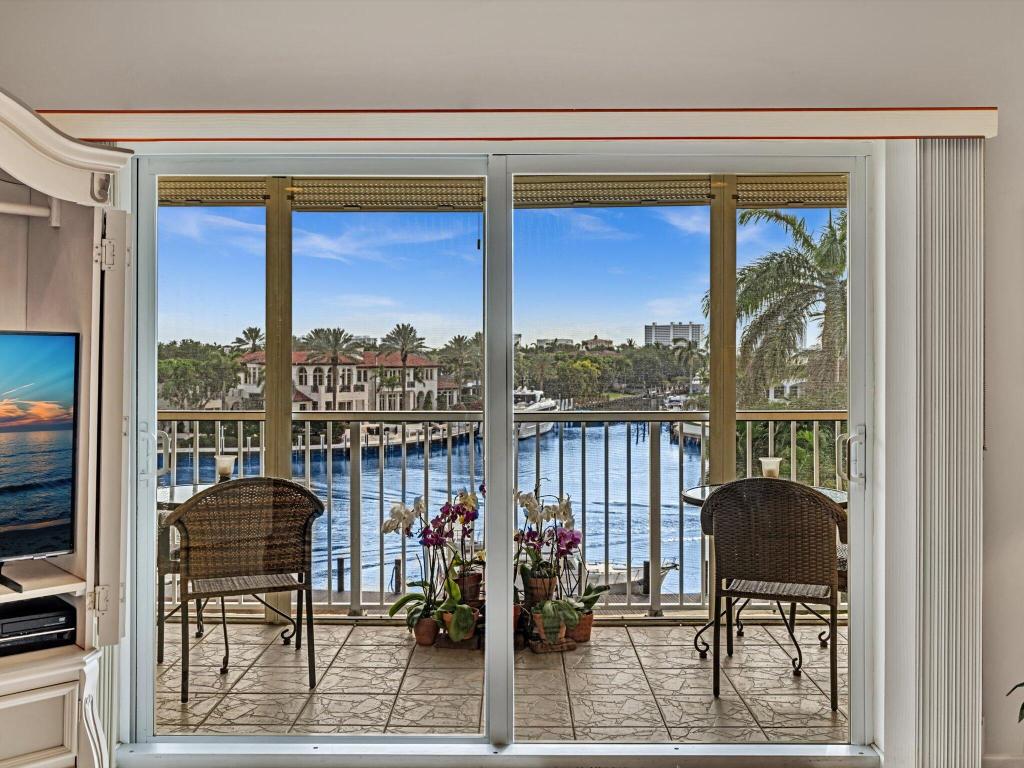 230 N Federal Highway 401