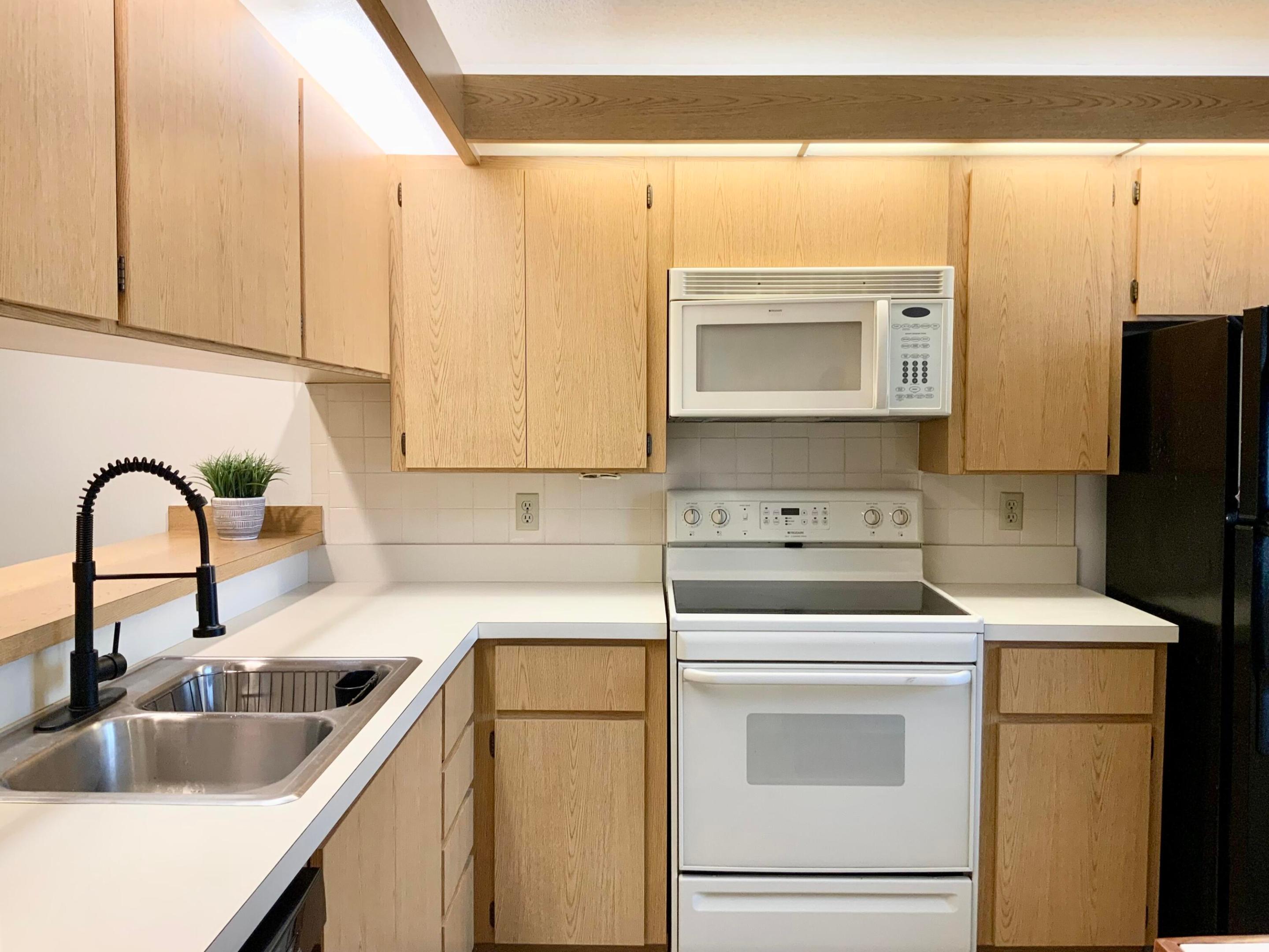 6133 Balboa Circle 103