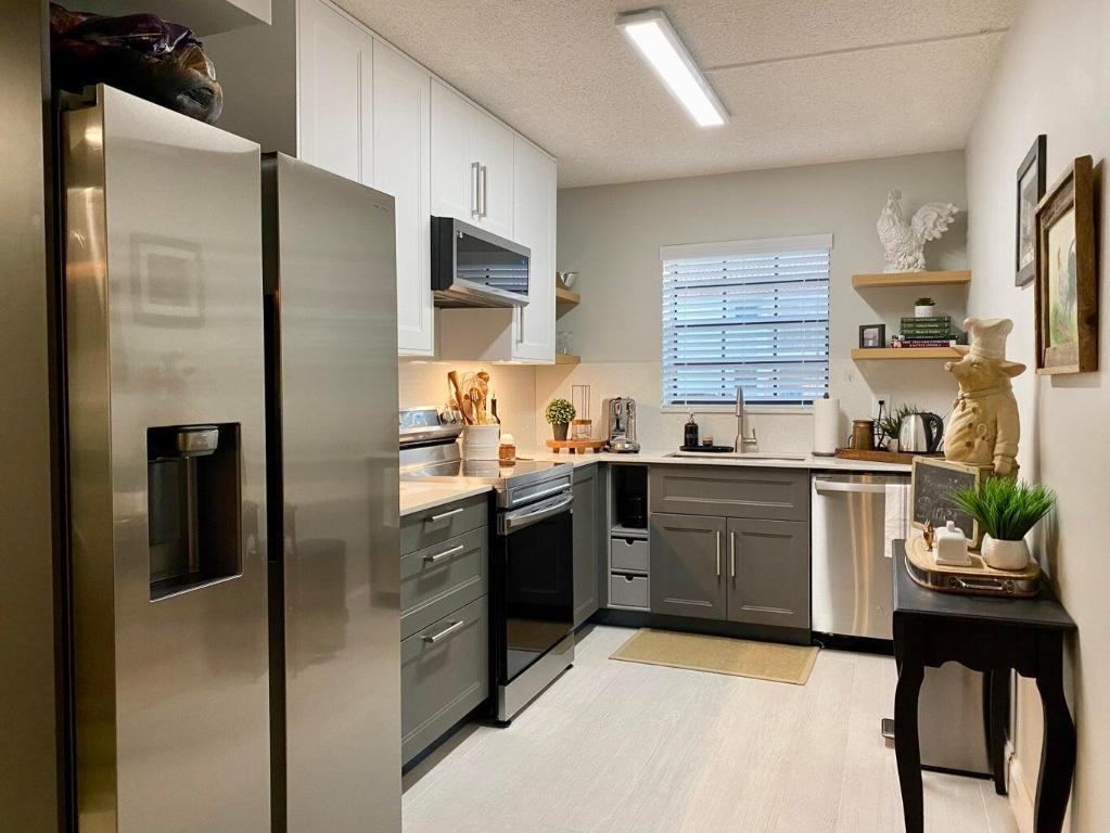 315 Palmwood Place 1170