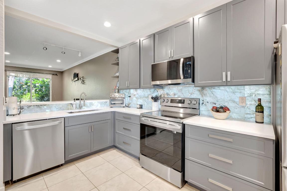 16089 Poppy Seed Circle 2007