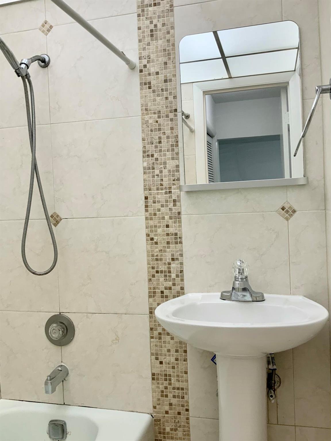 606 NW 13th Street 14