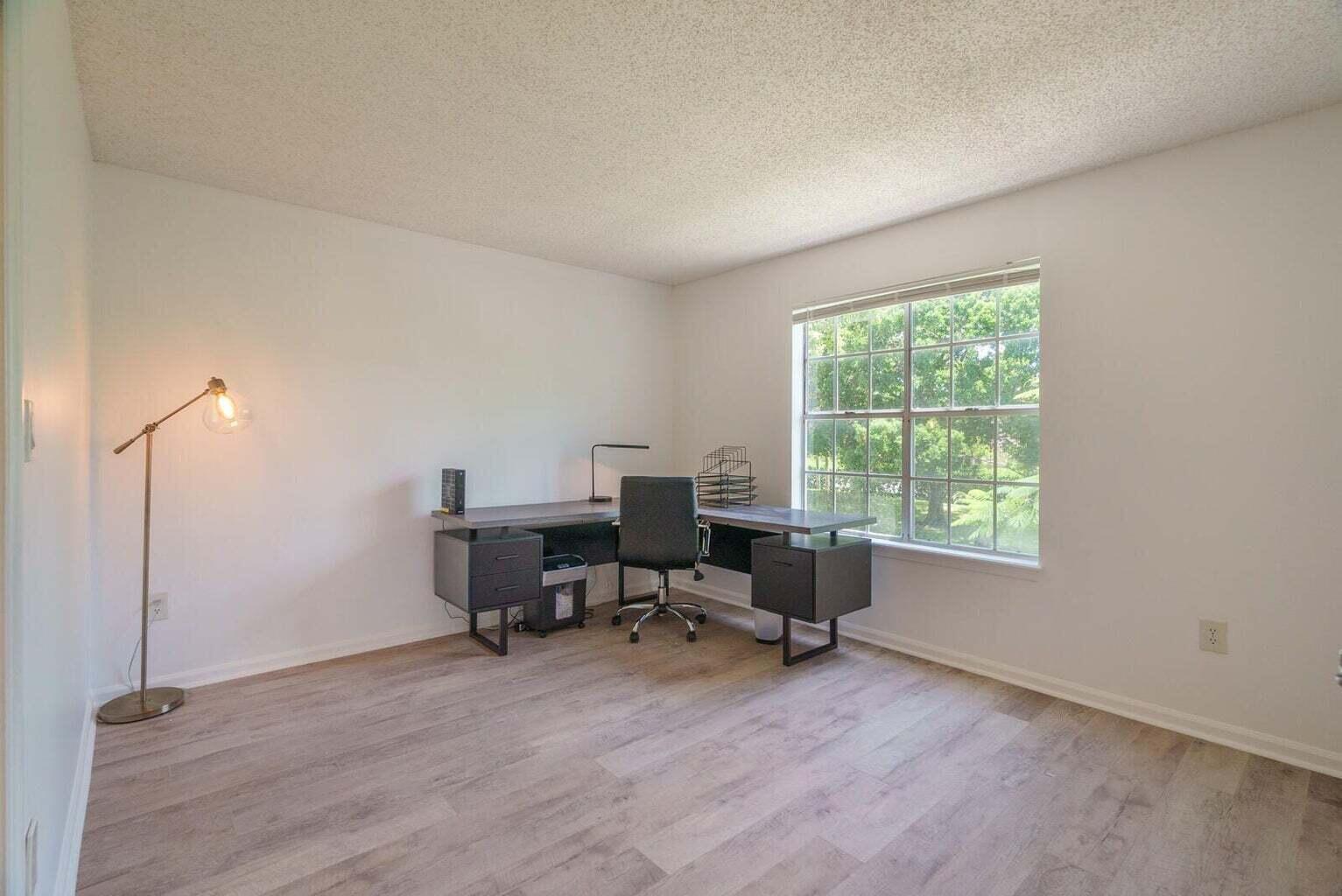 1050 Crystal Way P