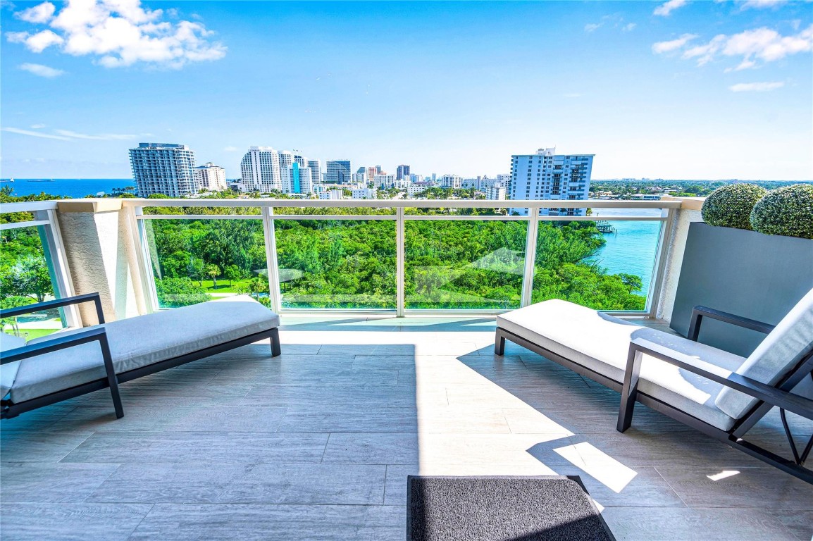 2845 NE 9th St Unit: 1101