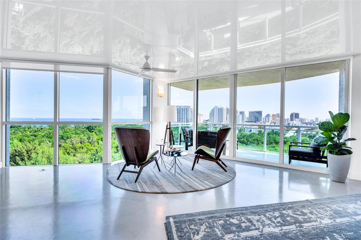 2845 NE 9th St Unit: 1101