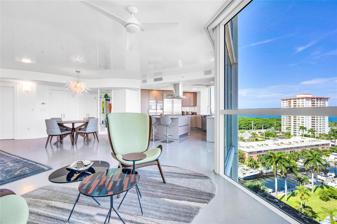 2845 NE 9th St Unit: 1101