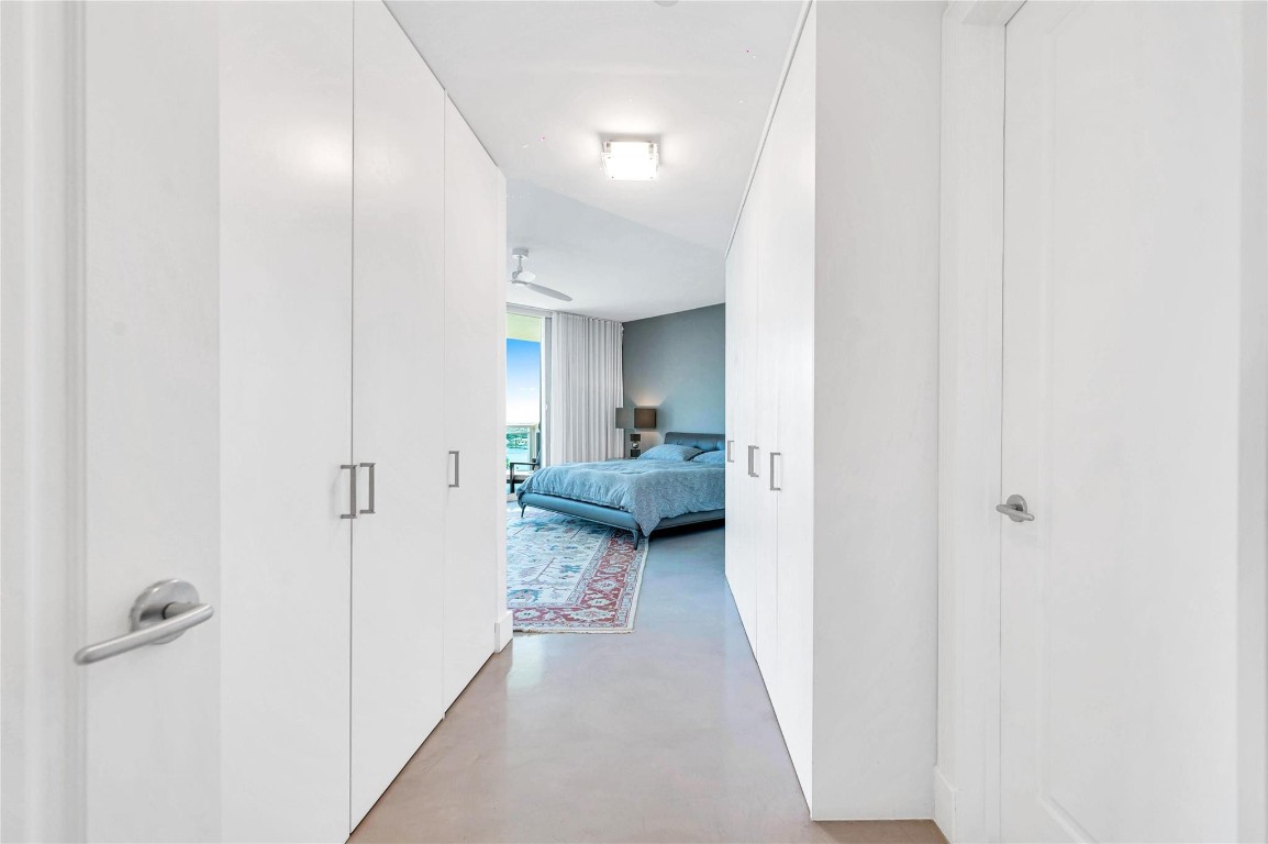 2845 NE 9th St Unit: 1101