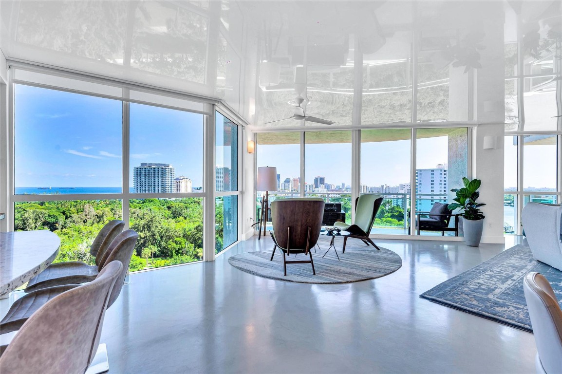 2845 NE 9th St Unit: 1101