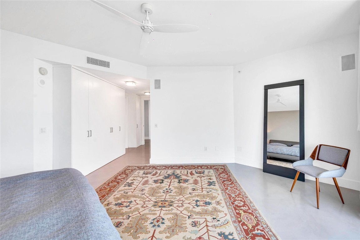 2845 NE 9th St Unit: 1101