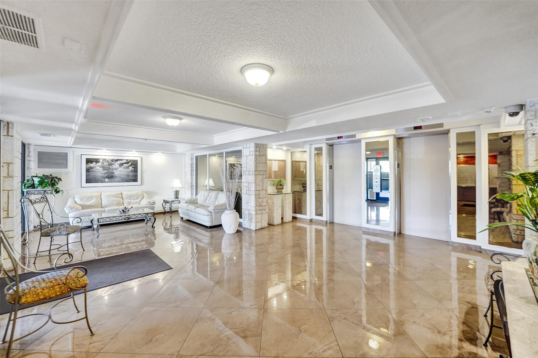 322 Buchanan St 1408
