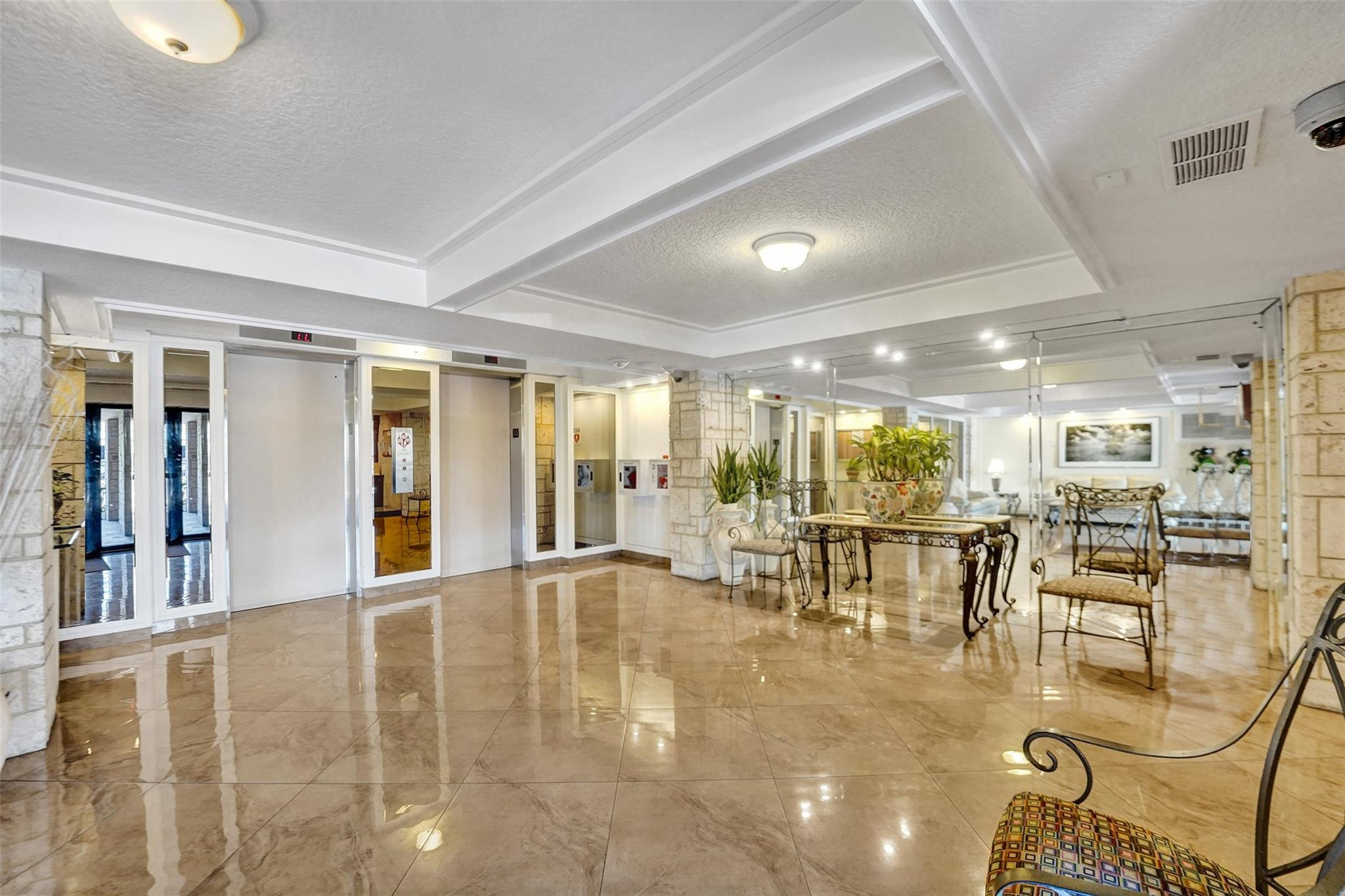 322 Buchanan St 1408