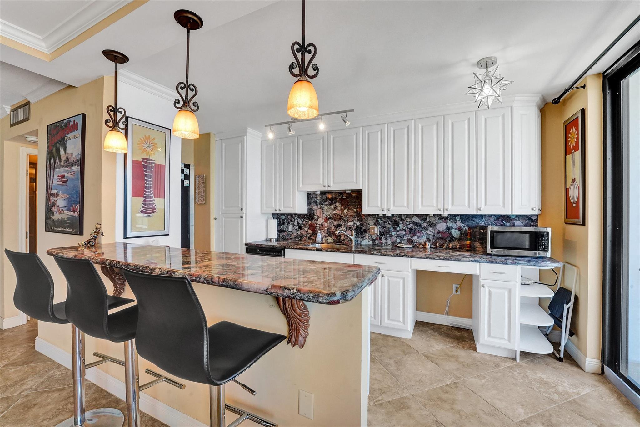 322 Buchanan St 1408