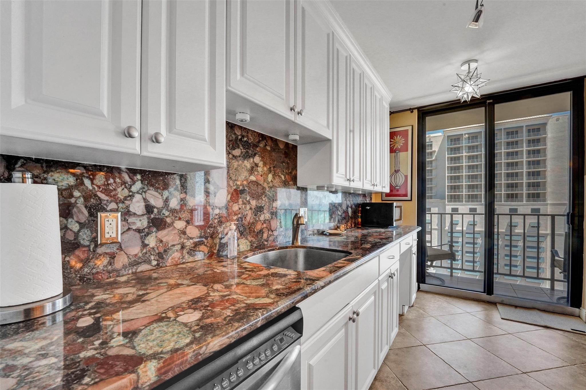 322 Buchanan St 1408