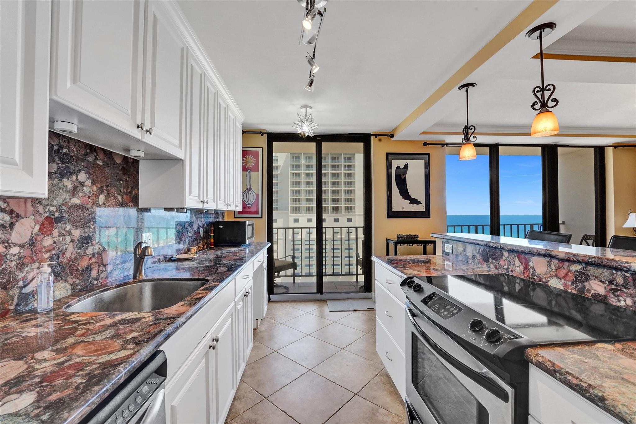 322 Buchanan St 1408