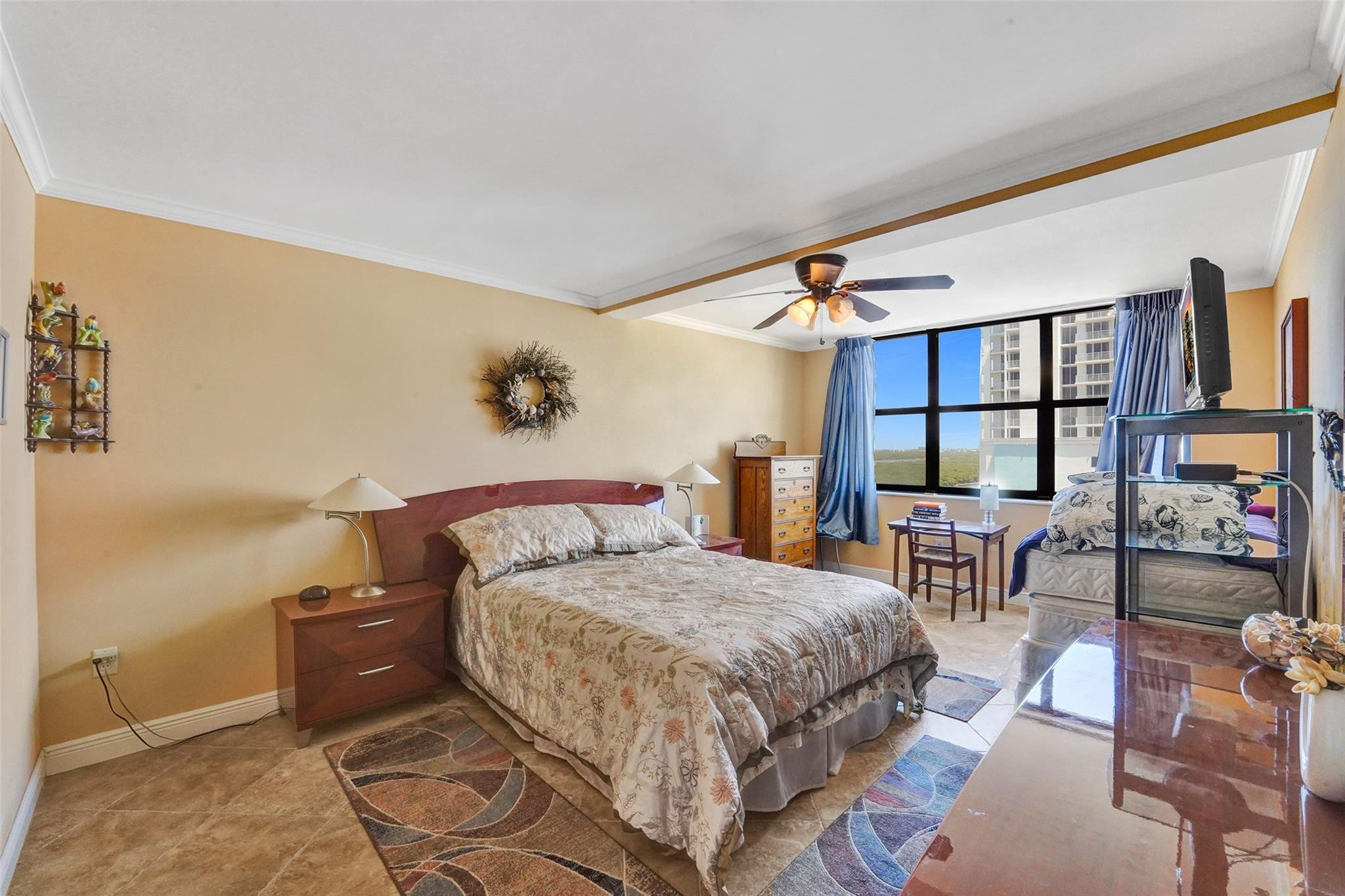 322 Buchanan St 1408