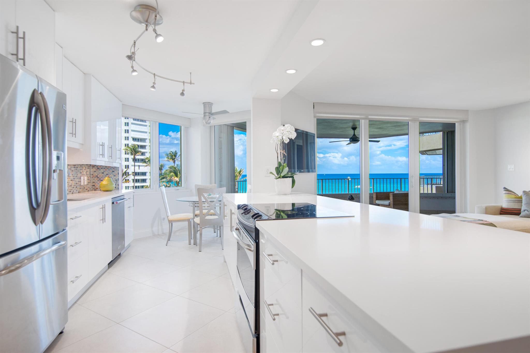 550 S Ocean Boulevard 405