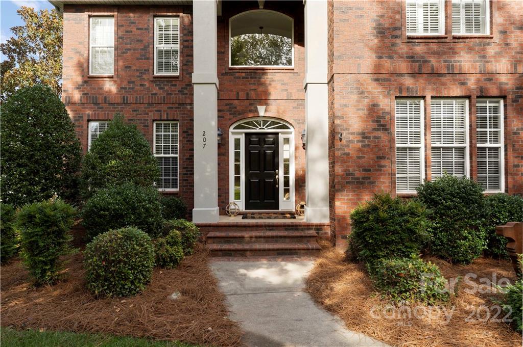 207 Castles Gate Drive