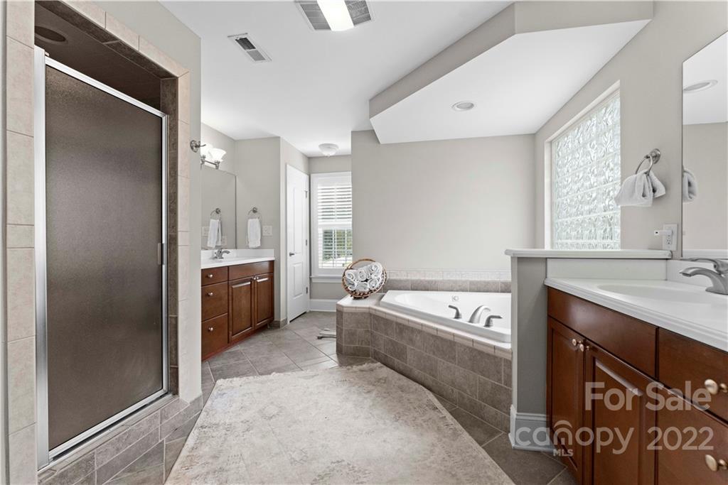207 Castles Gate Drive