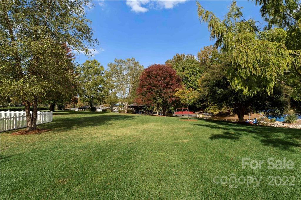 207 Castles Gate Drive