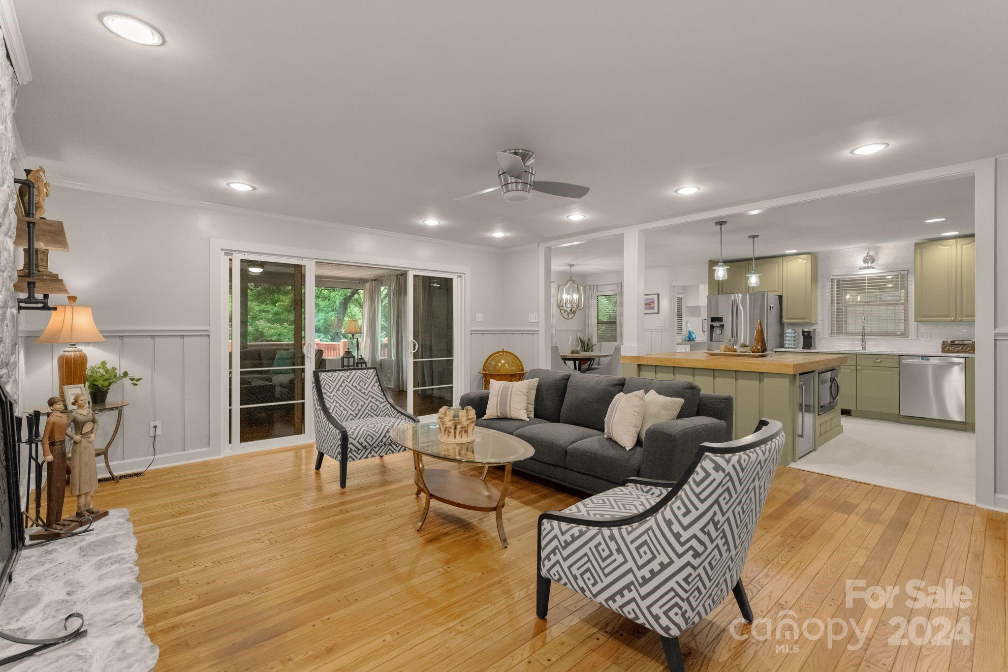 340 N Oakwood Drive
